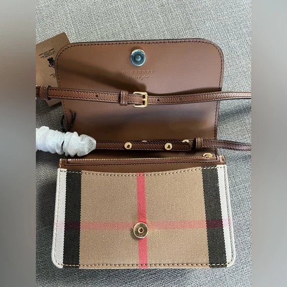 Burberry Hampshire Crossbody House Check Derby In Tan - Picture 8 of 12